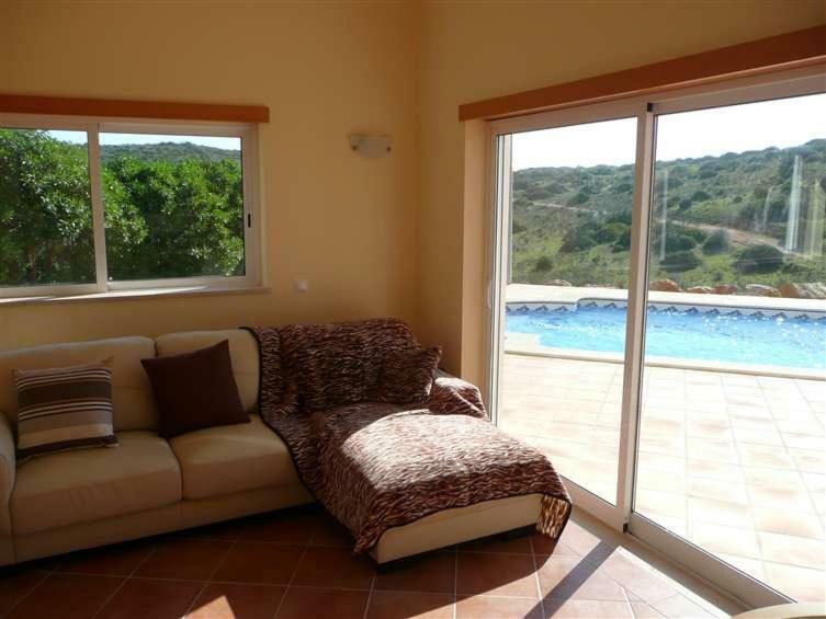 Lovely Burgau Villa Just 3 Mins Walk From Beach Budens Exterior photo